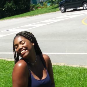 Meet your Posher, Leila